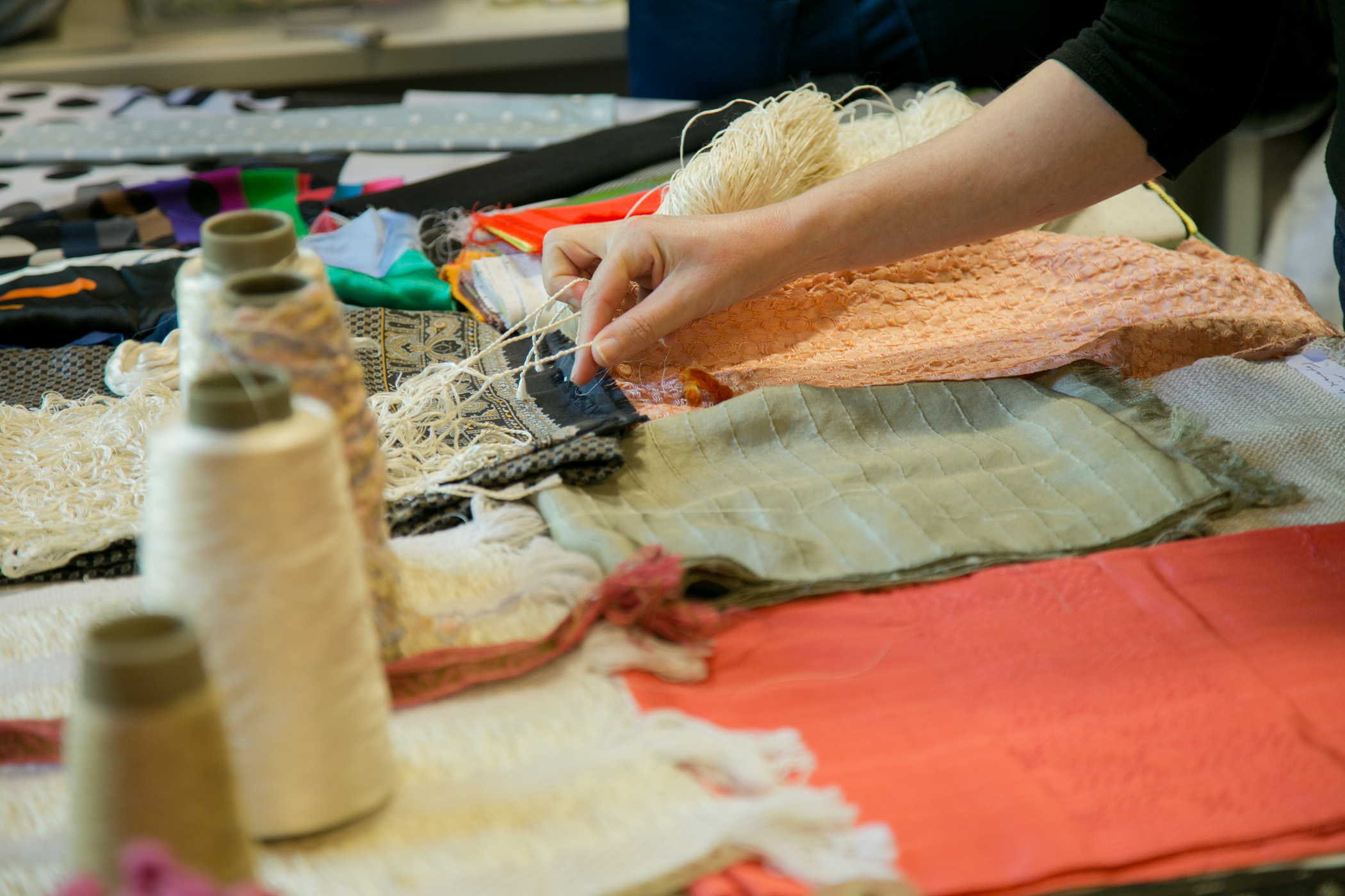Exhibición sobre seda arte y tecnología, 1° Workshop Internacional de la Seda